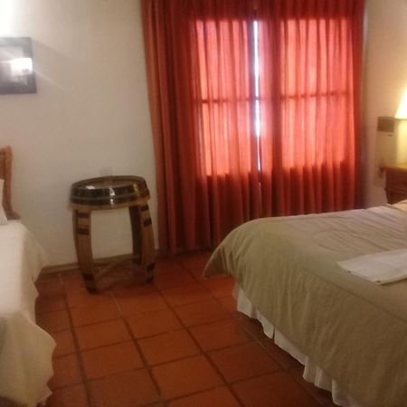 Posada La Celia Эухенио-Бустос Экстерьер фото